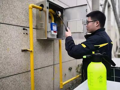 劳动报-【申能】点亮万家灯火,守护温暖生活--申能集团电力、燃气保障供应侧记